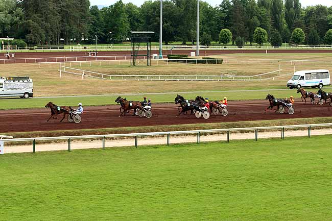 Arrivée quinté pmu PRIX DE SAINT-REMY EN ROLLAT à VICHY