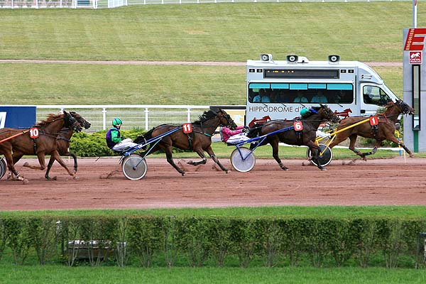 Arrivée quinté pmu PRIX DE LA TOUR EIFFEL à ENGHIEN