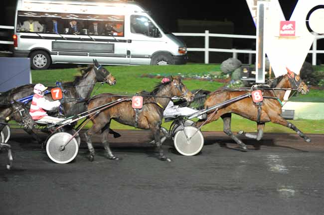 Arrivée quinté pmu PRIX IZAR à PARIS-VINCENNES