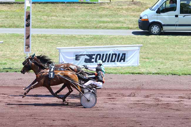 Arrivée quinté pmu PRIX DE VAUMAS à VICHY