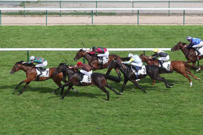 Photo d'arrivée de la course pmu PRIX DE PONTARME à LONGCHAMP le Jeudi 16 mai 2024