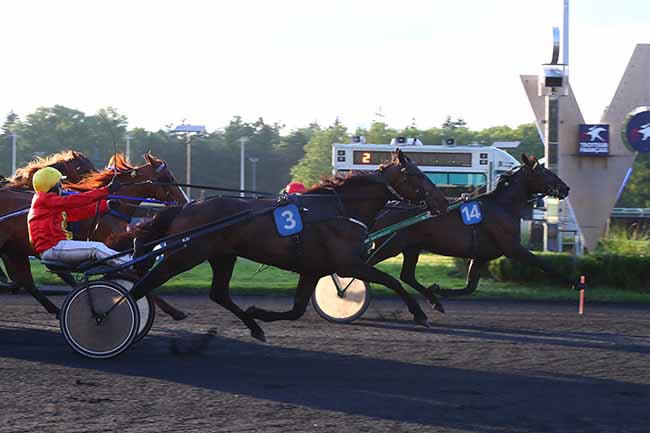 Photo d'arrivée de la course pmu PRIX GEORGES COURTOIS à PARIS-VINCENNES le Mardi 21 mai 2024