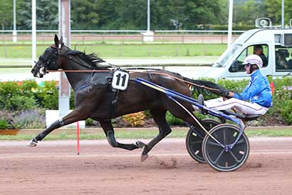 Photo d'arrivée de la course pmu PRIX D'AGON-COUTAINVILLE à CABOURG le Vendredi 5 juillet 2024