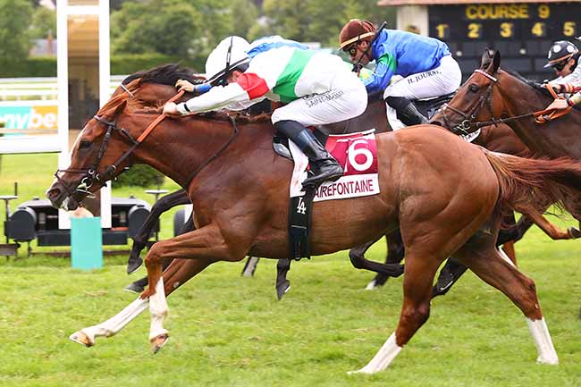 Photo d'arrivée de la course pmu PRIX ''L'EVEIL DE LISIEUX'' - ACTU.FR (PRIX DE BRUCOURT) à CLAIREFONTAINE le Vendredi 5 juillet 2024