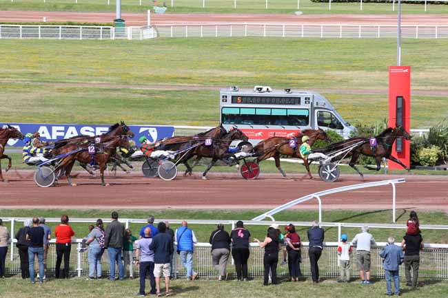 Photo d'arrivée de la course pmu PRIX DE ROME à ENGHIEN le Samedi 6 juillet 2024