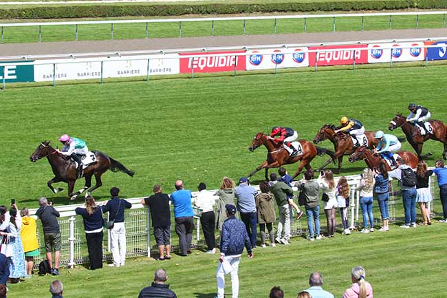 Photo d'arrivée de la course pmu PRIX YACOWLEF à DEAUVILLE le Samedi 6 juillet 2024