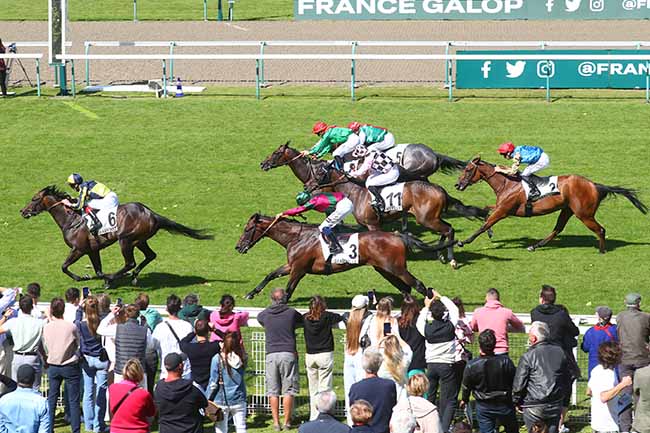 Photo d'arrivée de la course pmu PRIX KISTENA à DEAUVILLE le Samedi 6 juillet 2024