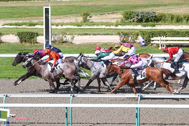 Photo d'arrivée de la course pmu PRIX DE GRAIGNES à DEAUVILLE le Samedi 6 juillet 2024