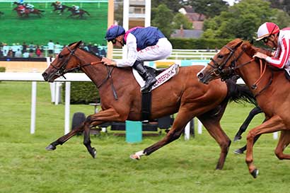 Photo d'arrivée de la course pmu PRIX TRIPLE GALOP (PRIX DES BOUTONS D'OR) à CLAIREFONTAINE le Jeudi 11 juillet 2024