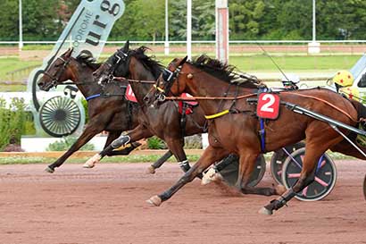 Photo d'arrivée de la course pmu PRIX HONFLEUR NORMANDY OUTLET (PRIX DES ANTHYLLIDES) à CABOURG le Vendredi 12 juillet 2024