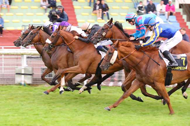 Photo d'arrivée de la course pmu PRIX DU LONVAL à COMPIEGNE le Vendredi 12 juillet 2024