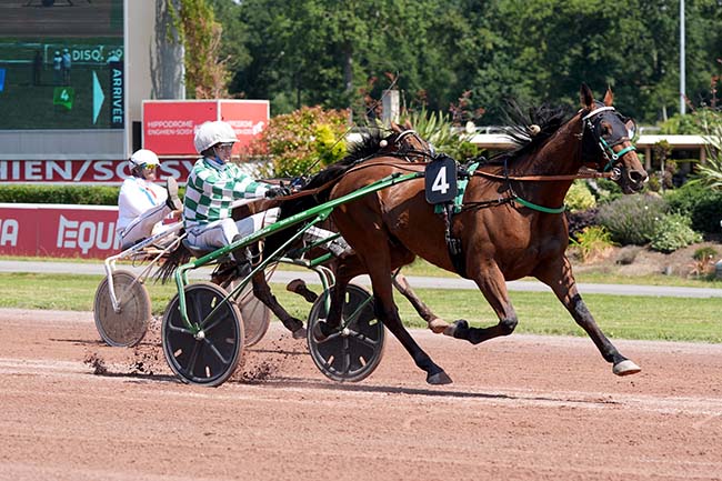 Photo d'arrivée de la course pmu PRIX DES BOUCHES-DU-RHONE à ENGHIEN le Mercredi 17 juillet 2024