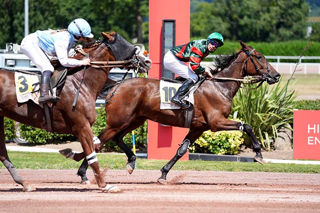 Photo d'arrivée de la course pmu PRIX DE BONNY-SUR-LOIRE à ENGHIEN le Mercredi 17 juillet 2024