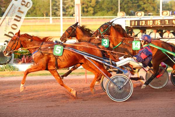 Photo d'arrivée de la course pmu PRIX NORMANDIE CABOURG PAYS D'AUGE à CABOURG le Vendredi 19 juillet 2024