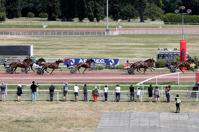 Arrivée quinté pmu PRIX DE NOTRE DAME à ENGHIEN