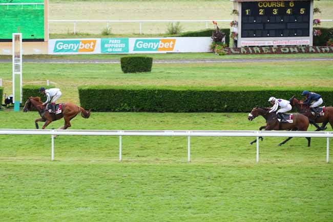 Photo d'arrivée de la course pmu PRIX DU RESTAURANT DE L'AUBERGE DE LA SOURCE (PRIX DES HELIOTROPES) à CLAIREFONTAINE le Jeudi 25 juillet 2024