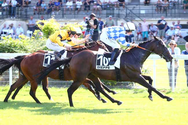 Photo d'arrivée de la course pmu PRIX DU CLOS NORMAND à DIEPPE le Lundi 29 juillet 2024