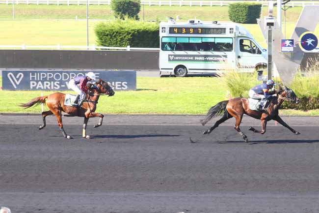 Photo d'arrivée de la course pmu PRIX DE L'HIPPODROME DE PONTIVY à PARIS-VINCENNES le Jeudi 19 septembre 2024