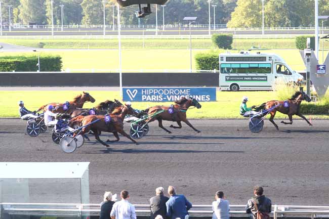 Photo d'arrivée de la course pmu PRIX DE L'HIPPODROME DE MAURON à PARIS-VINCENNES le Jeudi 19 septembre 2024