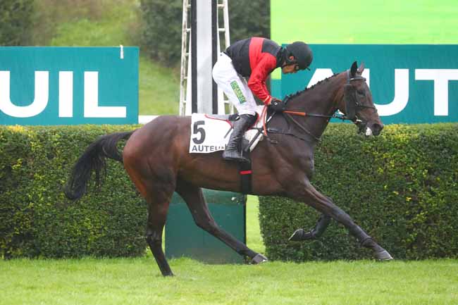 Photo d'arrivée de la course pmu PRIX LANISTE à AUTEUIL le Mercredi 2 octobre 2024