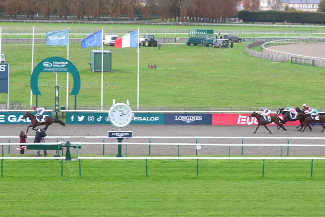 Photo d'arrivée de la course pmu PRIX DU CANOUVERT à CHANTILLY le Mardi 15 octobre 2024