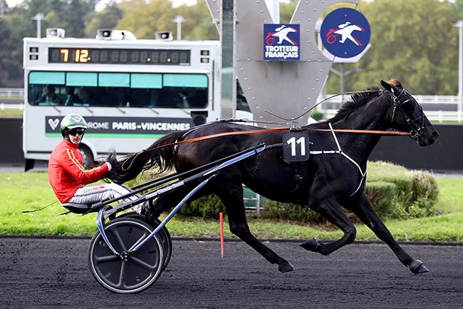 Photo d'arrivée de la course pmu PRIX CYRENE à PARIS-VINCENNES le Mardi 15 octobre 2024