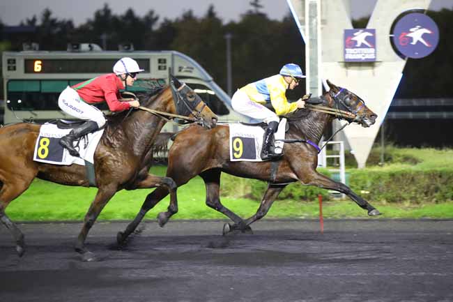 Photo d'arrivée de la course pmu PRIX OLRY-ROEDERER à PARIS-VINCENNES le Mardi 22 octobre 2024