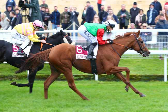 Photo d'arrivée de la course pmu PRIX MAB EXPERIENCE (PRIX DES BALSAMINES) à CLAIREFONTAINE le Vendredi 25 octobre 2024