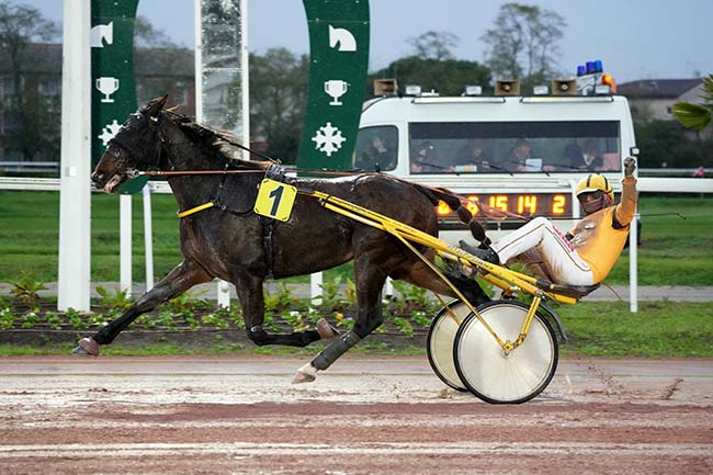 Photo d'arrivée de la course pmu PRIX PMU 