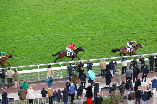 Photo d'arrivée de la course pmu PRIX TOURNAY à AUTEUIL le Dimanche 24 novembre 2024