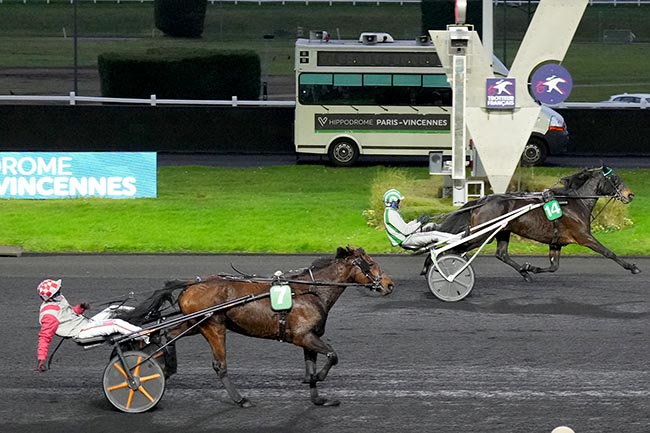 Photo d'arrivée de la course pmu PRIX DE BEAUPREAU à PARIS-VINCENNES le Mercredi 18 décembre 2024