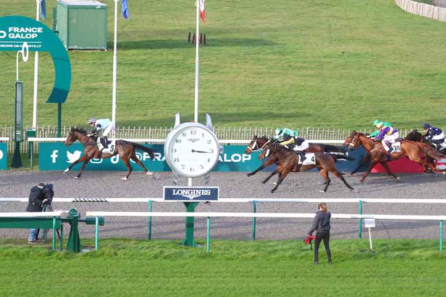 Photo d'arrivée de la course pmu PRIX DU CABINET DE GIOTTO à CHANTILLY le Vendredi 20 décembre 2024