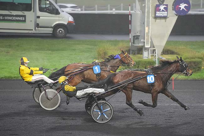 Photo d'arrivée de la course pmu PRIX DE SAINT-JEAN-DE-MONTS à PARIS-VINCENNES le Mardi 24 décembre 2024