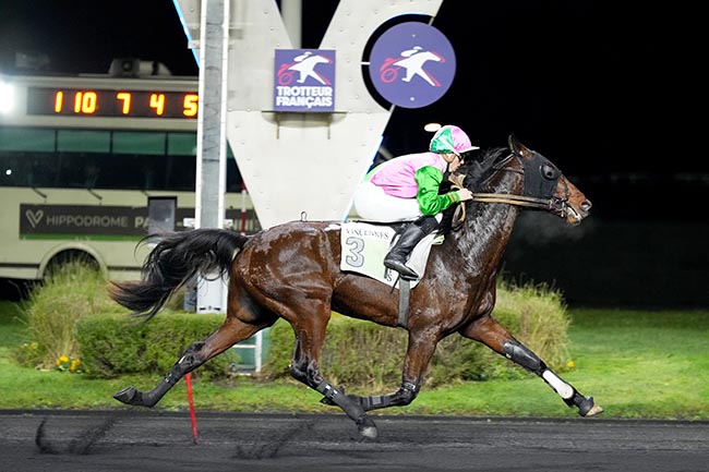 Photo d'arrivée de la course pmu PRIX DE BOLLENE à PARIS-VINCENNES le Vendredi 10 janvier 2025