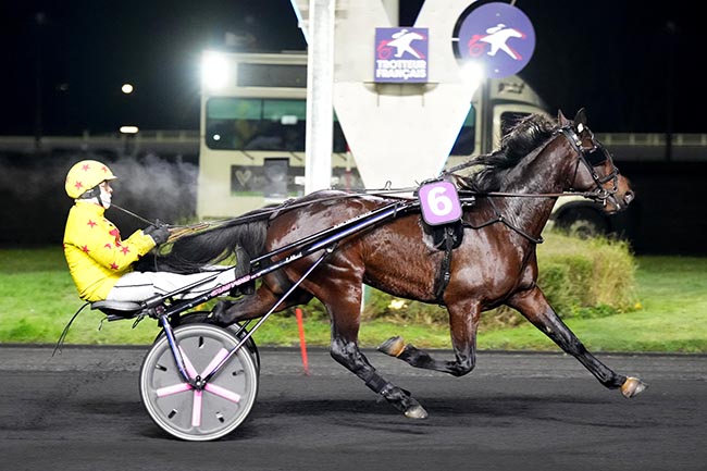 Photo d'arrivée de la course pmu PRIX RAMSES à PARIS-VINCENNES le Vendredi 10 janvier 2025