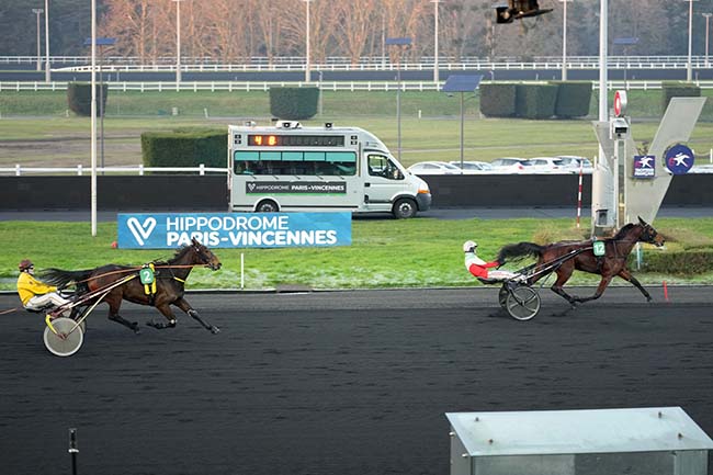 Photo d'arrivée de la course pmu PRIX DE FENEU à PARIS-VINCENNES le Mardi 14 janvier 2025