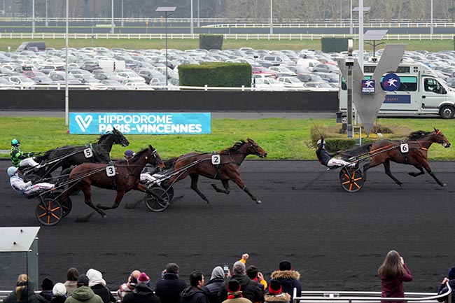 Photo d'arrivée de la course pmu PRIX MICHEL MARCEL GOUGEON à PARIS-VINCENNES le Dimanche 19 janvier 2025