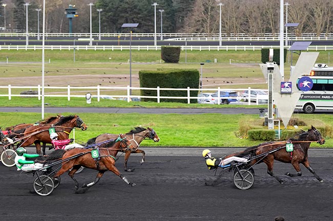 Photo d'arrivée de la course pmu PRIX DE GELSENKIRCHEN à PARIS-VINCENNES le Jeudi 23 janvier 2025