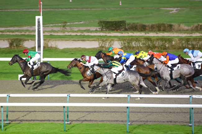 Photo d'arrivée de la course pmu PRIX DU CARREFOUR CHARLET à DEAUVILLE le Jeudi 23 janvier 2025