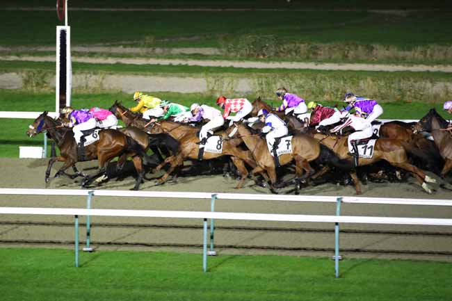 Photo d'arrivée de la course pmu PRIX DE L'ESQUE à DEAUVILLE le Jeudi 23 janvier 2025