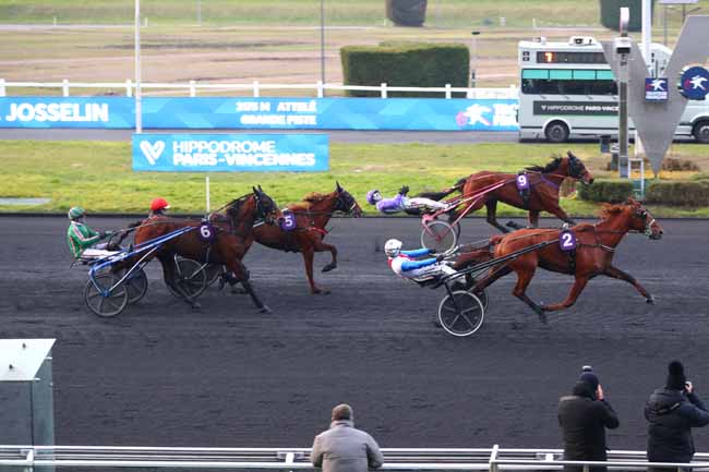 Photo d'arrivée de la course pmu PRIX DE JOSSELIN à PARIS-VINCENNES le Mardi 11 février 2025