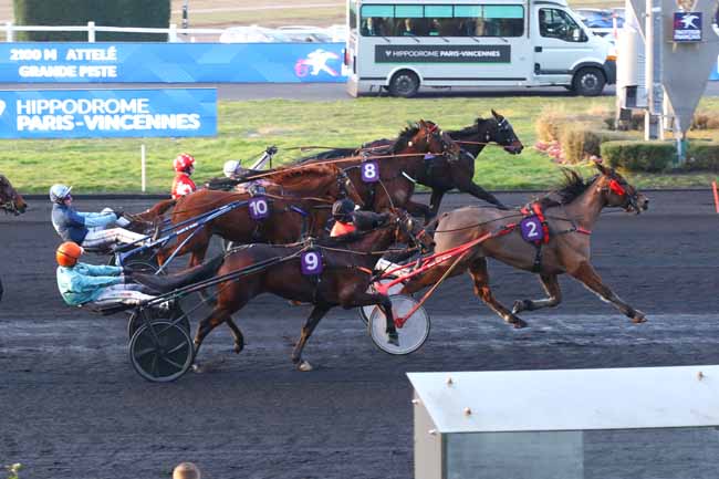 Photo d'arrivée de la course pmu PRIX DE LAMBALLE à PARIS-VINCENNES le Lundi 17 février 2025