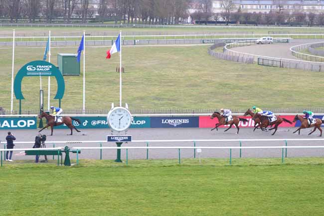 Photo d'arrivée de la course pmu PRIX DE LA ROUTE DES MOINES à CHANTILLY le Vendredi 21 février 2025