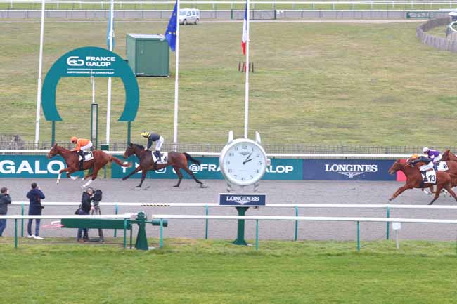 Photo d'arrivée de la course pmu PRIX DE LA ROUTE DES PRINCES à CHANTILLY le Vendredi 21 février 2025