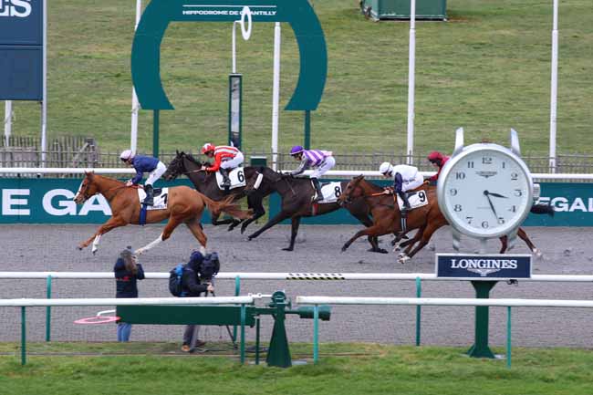 Photo d'arrivée de la course pmu PRIX DE LA ROUTE BOURBON à CHANTILLY le Jeudi 27 février 2025