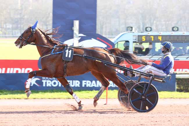 Photo d'arrivée de la course pmu PRIX DE CUSSY à CAEN le Lundi 3 mars 2025