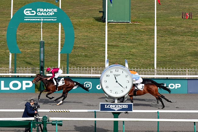 Photo d'arrivée de la course pmu PRIX ANABAA à CHANTILLY le Dimanche 9 mars 2025