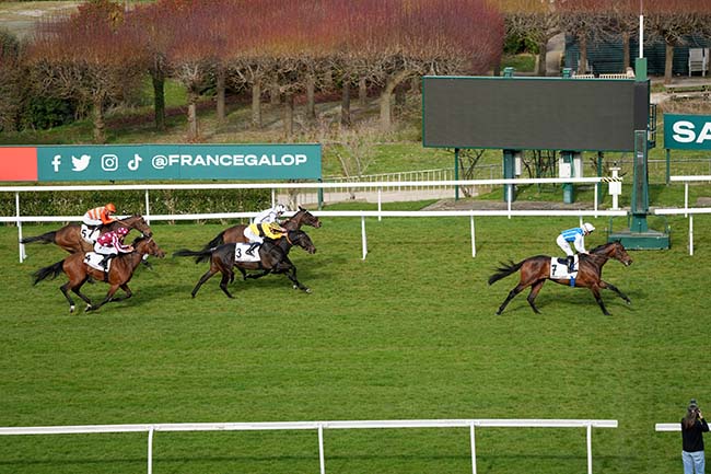 Photo d'arrivée de la course pmu PRIX DE LA PORTE DE MADRID à SAINT CLOUD le Jeudi 20 mars 2025