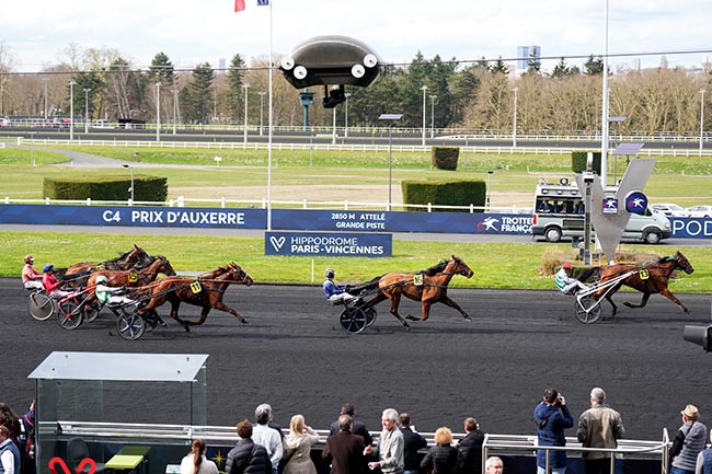 Photo d'arrivée de la course pmu PRIX D'AUXERRE à PARIS-VINCENNES le Samedi 22 mars 2025