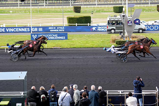 Photo d'arrivée de la course pmu PRIX DU BOIS DE VINCENNES à PARIS-VINCENNES le Samedi 22 mars 2025